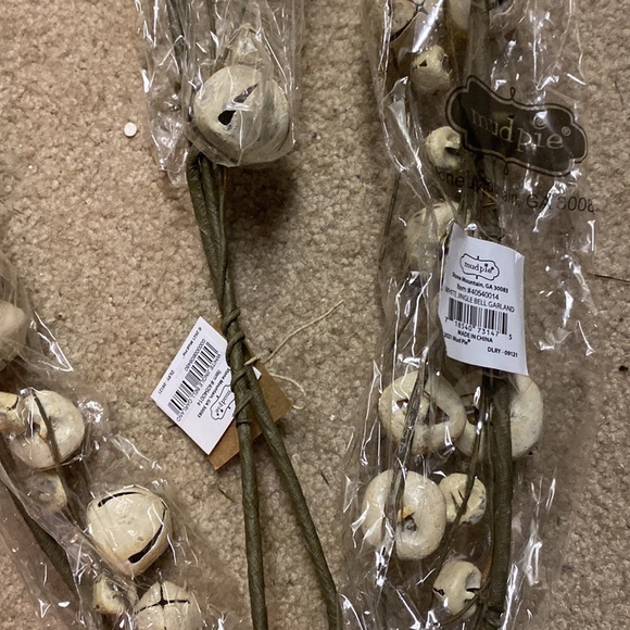 COPY - Mud Pie Distressed White Jingle Bells Garland - Picture 3 of 6